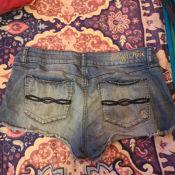 Indigo rein size 9 shorts - Picture 2 of 3